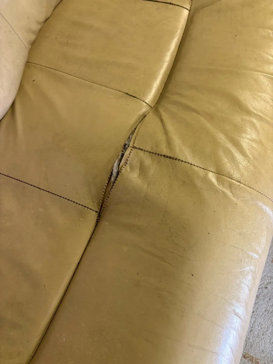 Leather 3 seater couch - Image 3