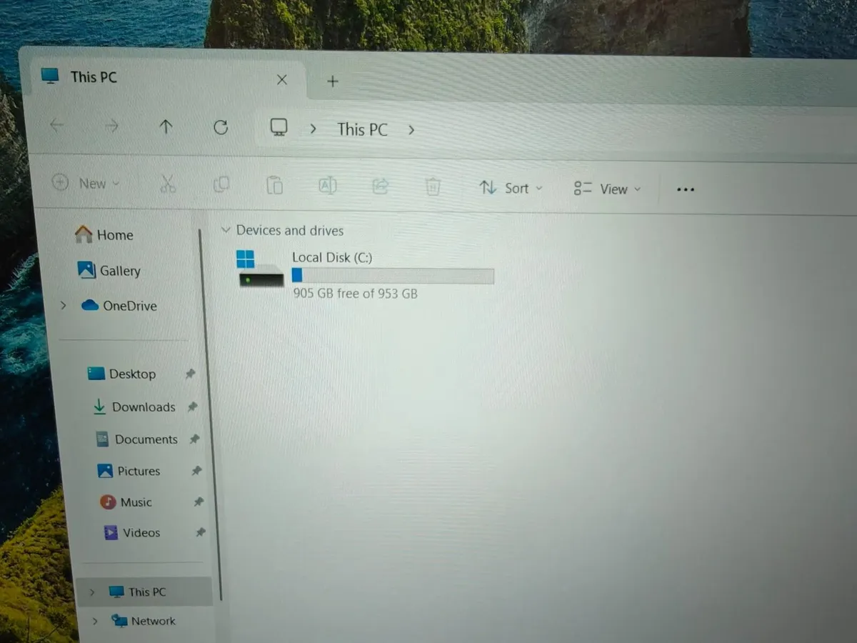 HP Elitebook 660 G11 | Intel Ultra 5 | 32GB | 1TB - Image 4
