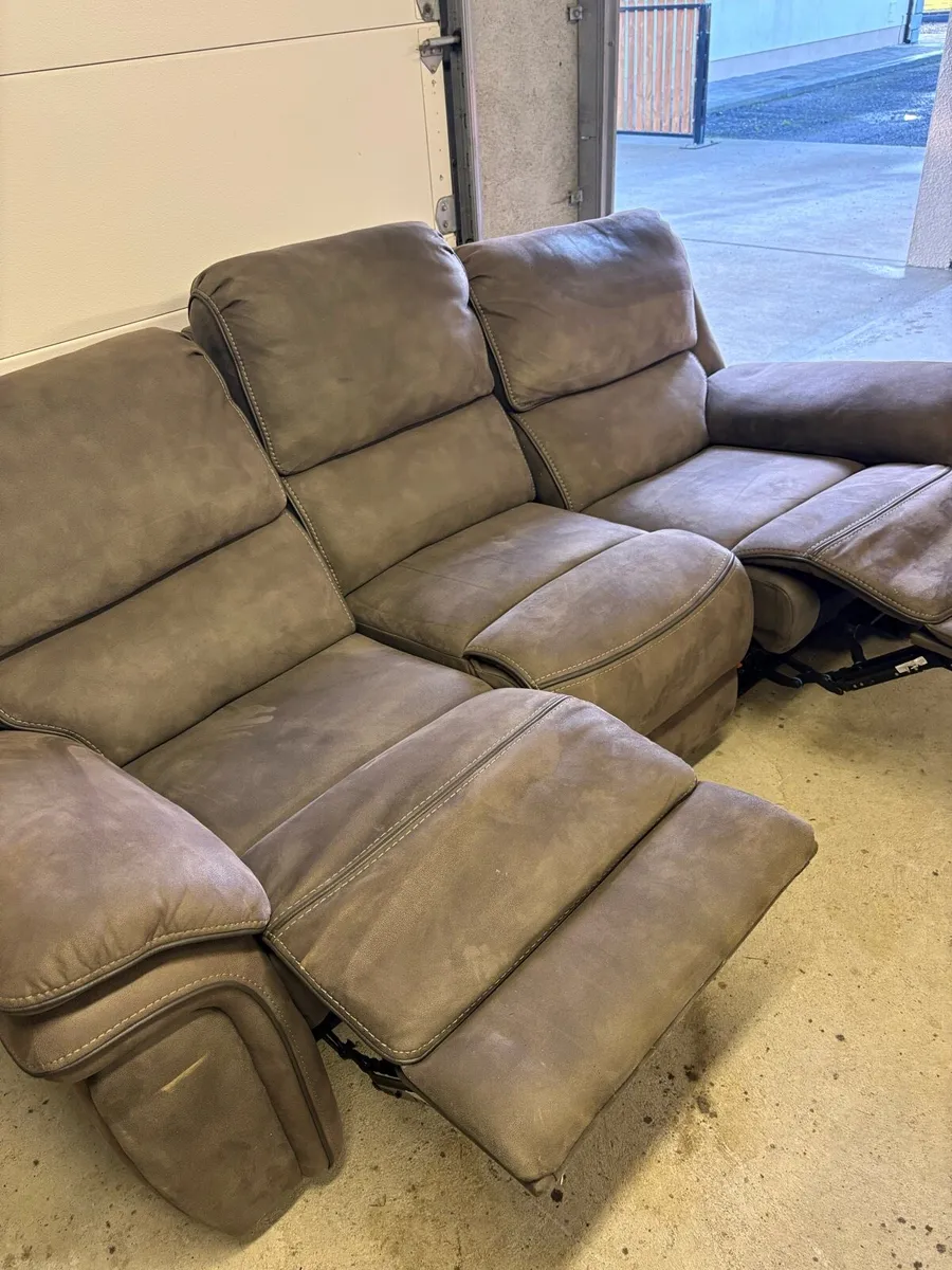 3 seater couch , 1 seater - Image 3