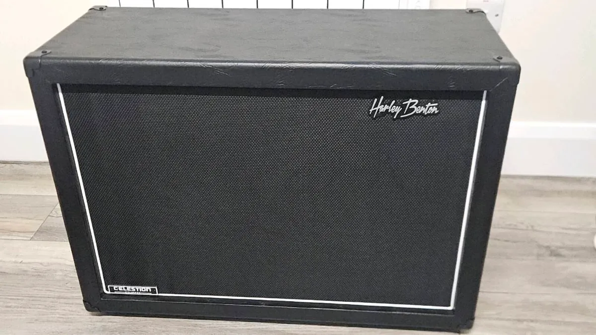 Harley Benton 2x12 Celestion V30 speaker cab - Image 1