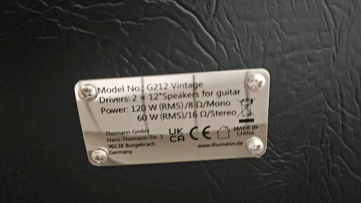 Harley Benton 2x12 Celestion V30 speaker cab - Image 3