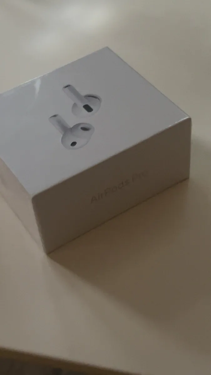 Apple AirPod pro 3s - Image 1