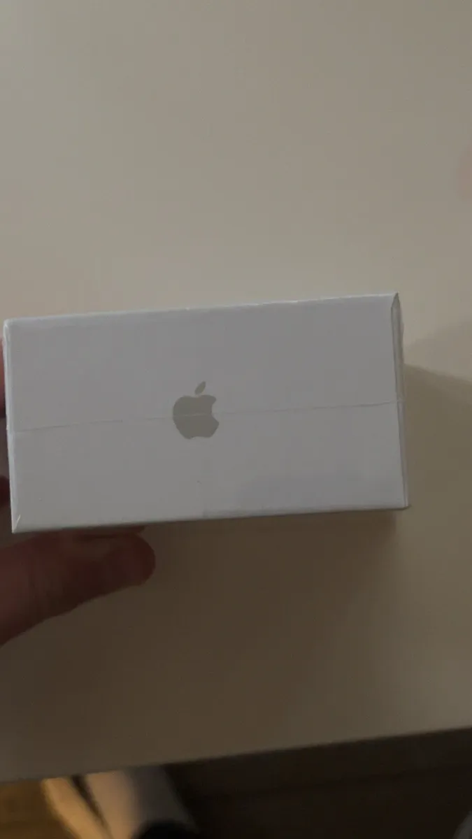 Apple AirPod pro 3s - Image 4