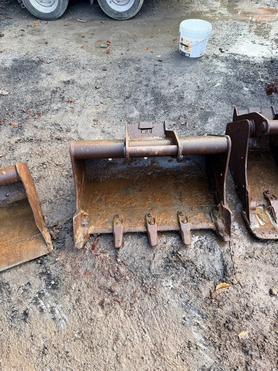 Takeuchi Buckets - Image 2