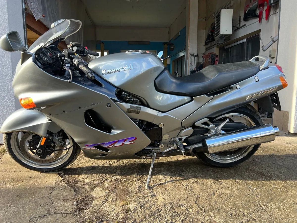Kawasaki zzr1100 Icon - Image 2
