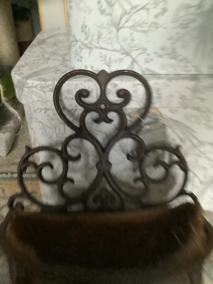 Cast iron plant holders - Image 2