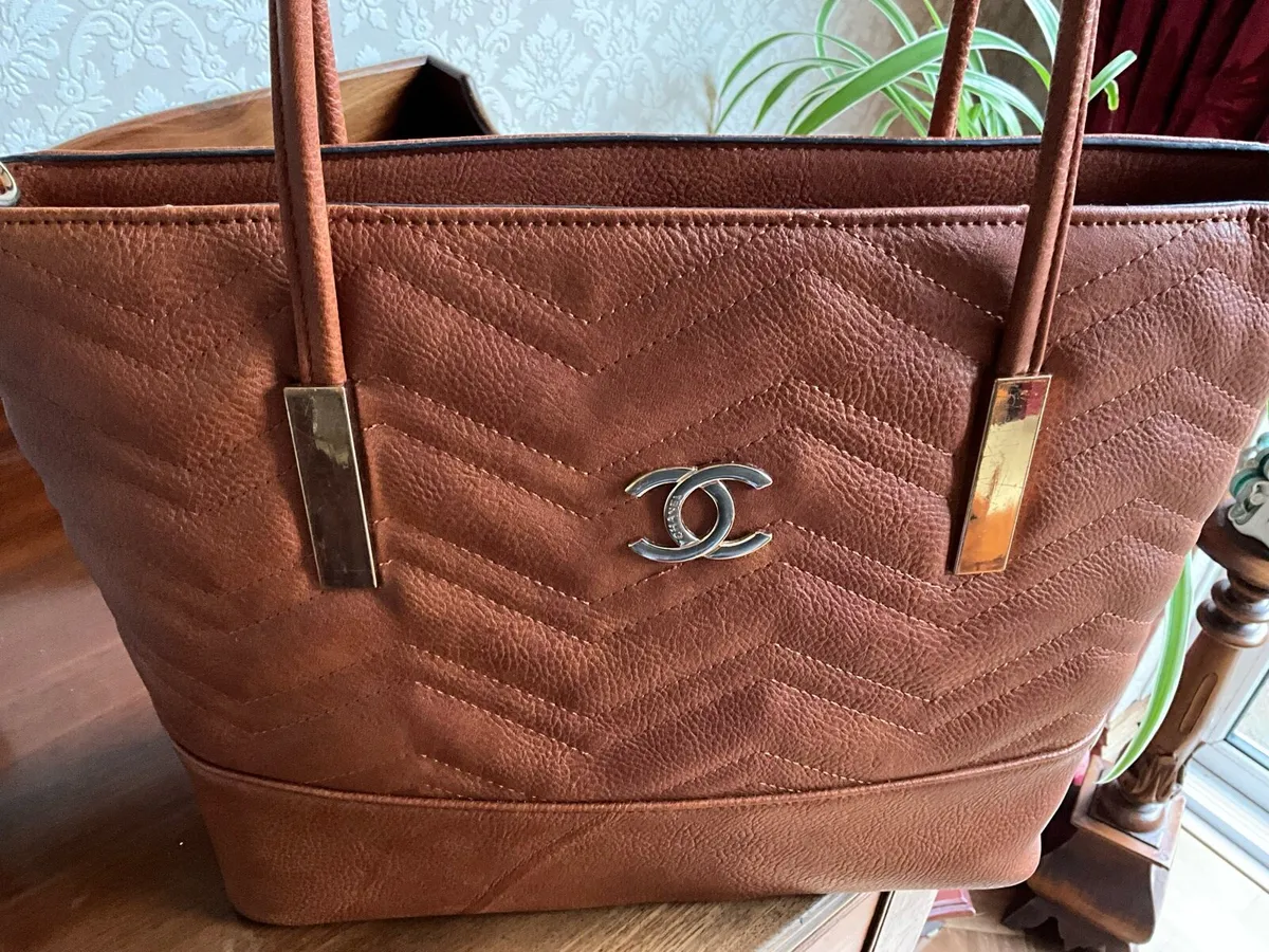 Lady’s Brown Handbag - Image 3