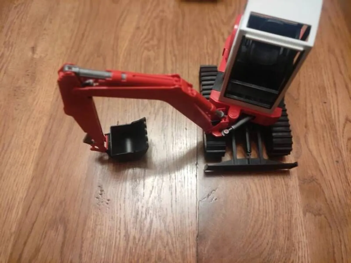 Bruder 1:16 Farm Toys - Image 2