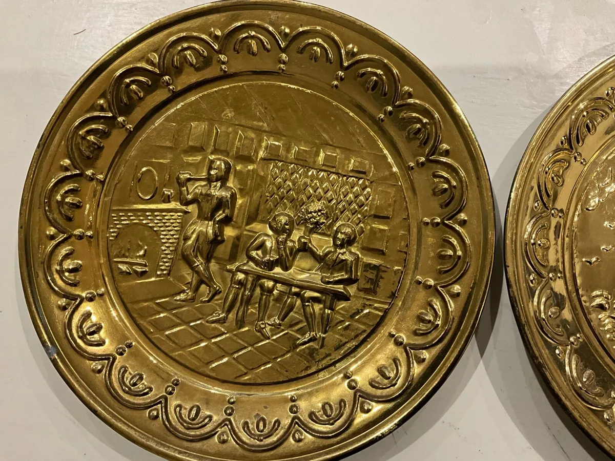 Pr. Vintage Brass Wall Plaques - Image 4