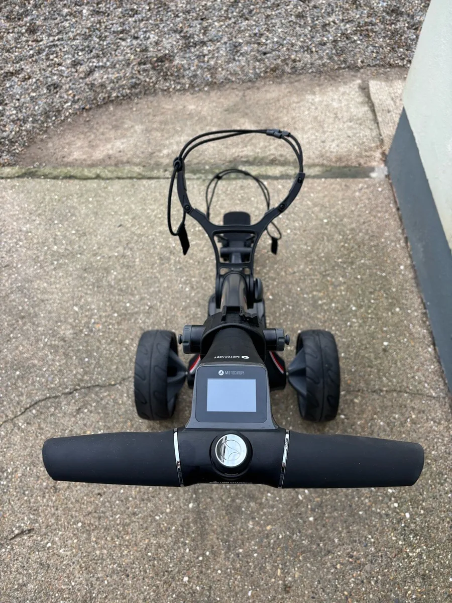 Motocaddy M1 Electric Trolley - Image 4