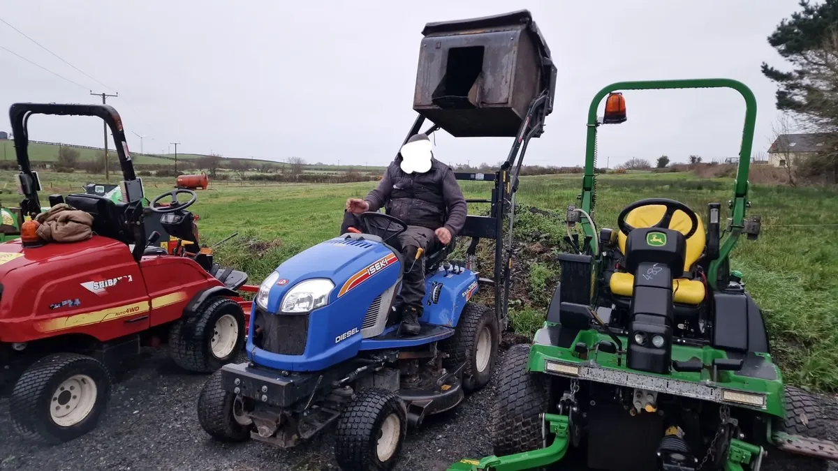 ISEKI SXG326 High Tip Ride on Mower Lawnmower - Image 2