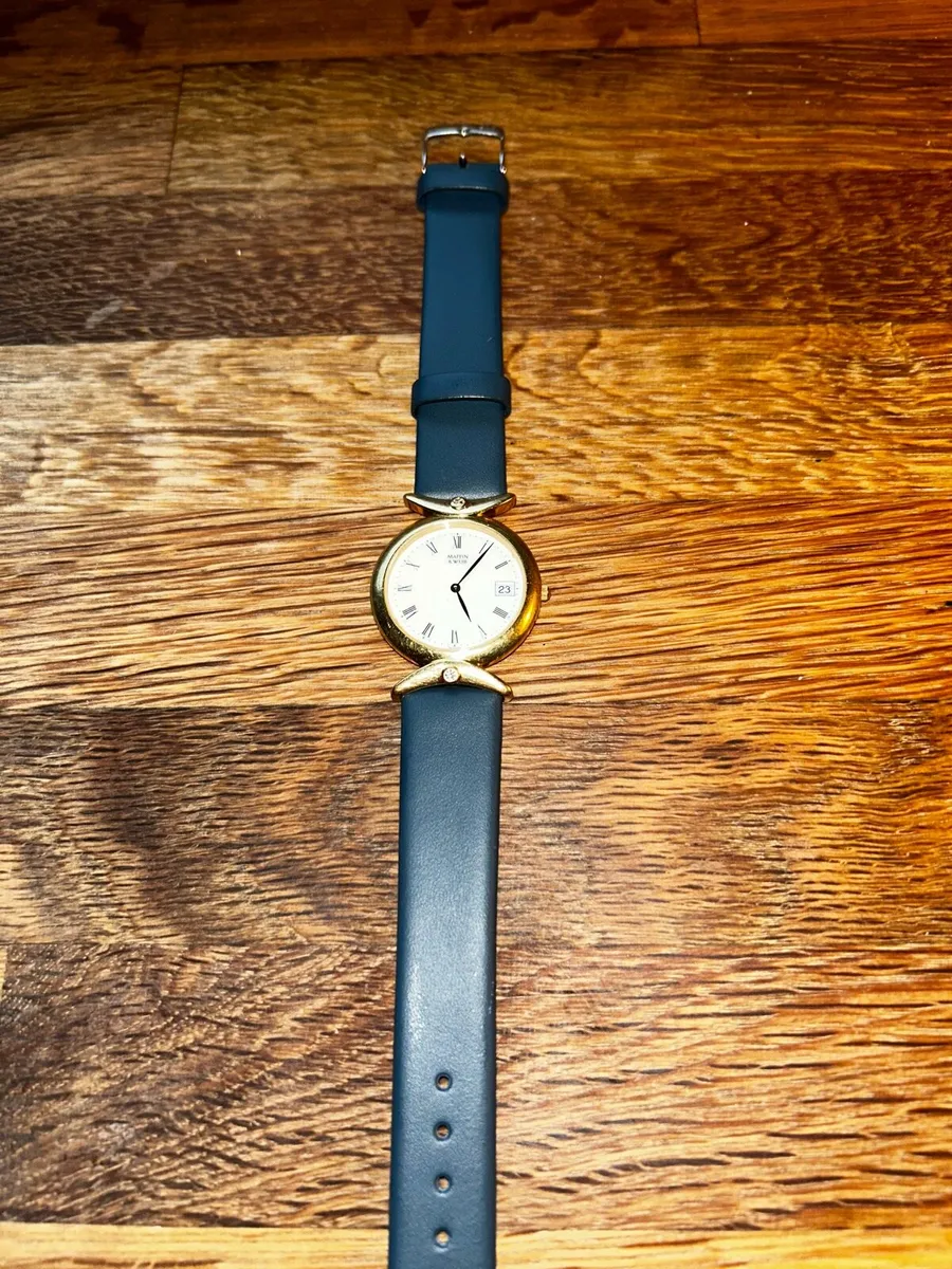 Ladies Gold Watch - Image 1