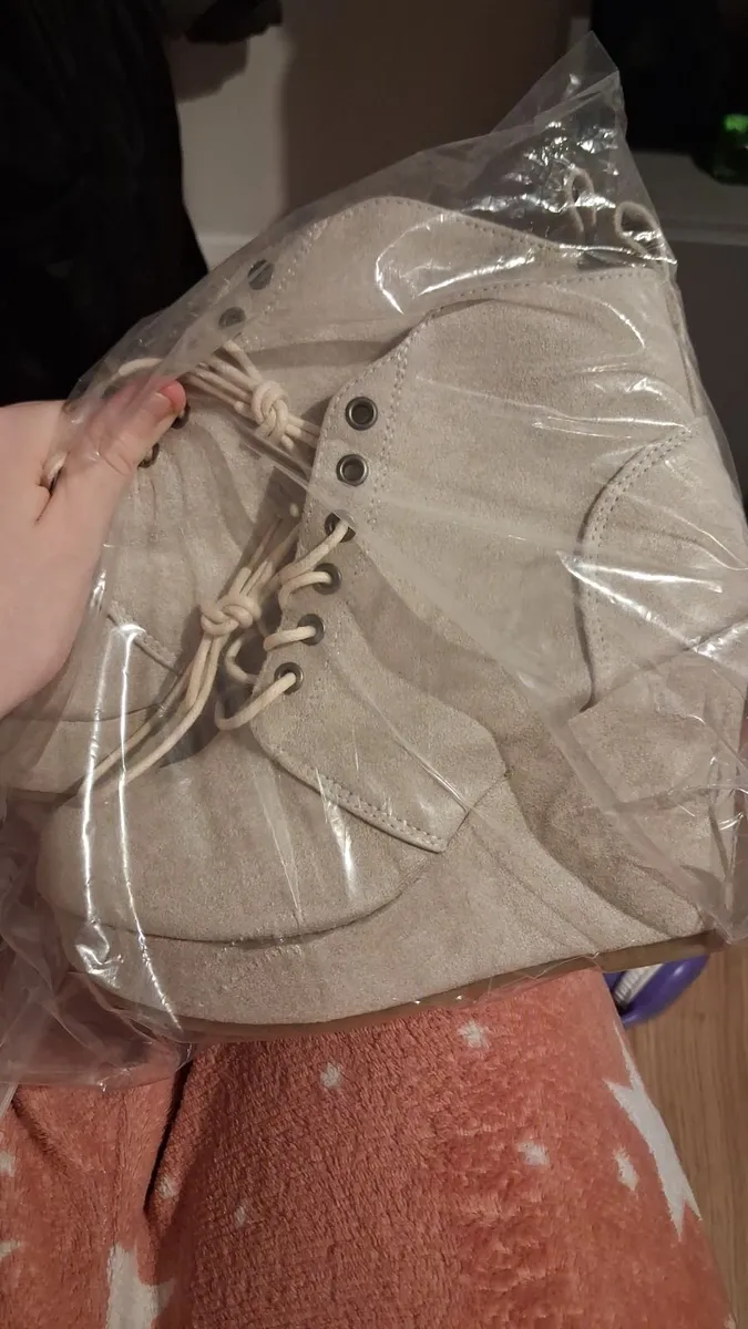 Boots/shoes - Image 3