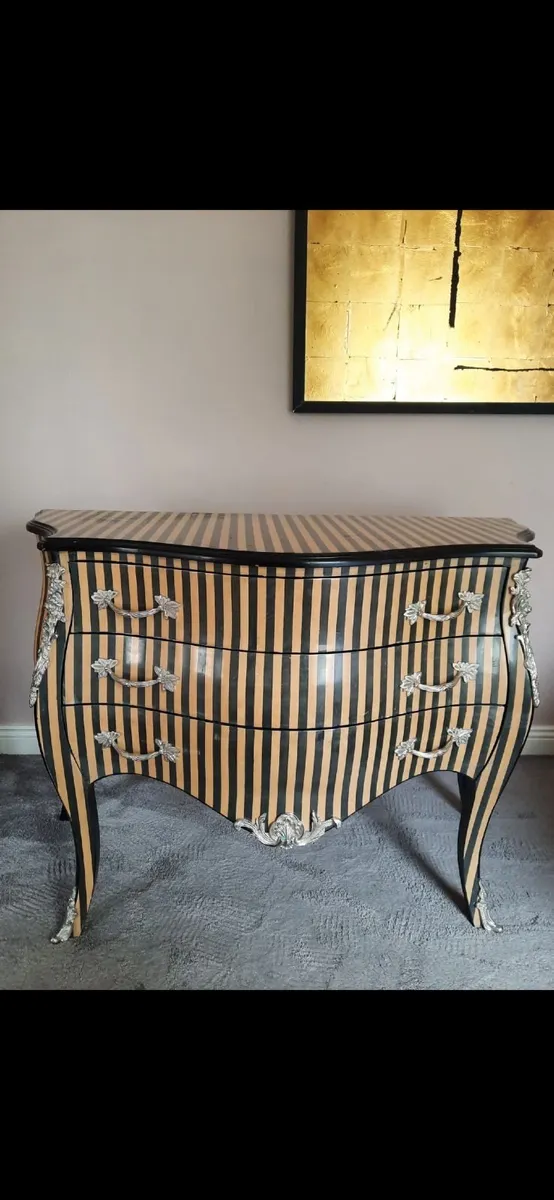 BURBERRY plaid chest of drawers/ cabinet /credenda - Image 3