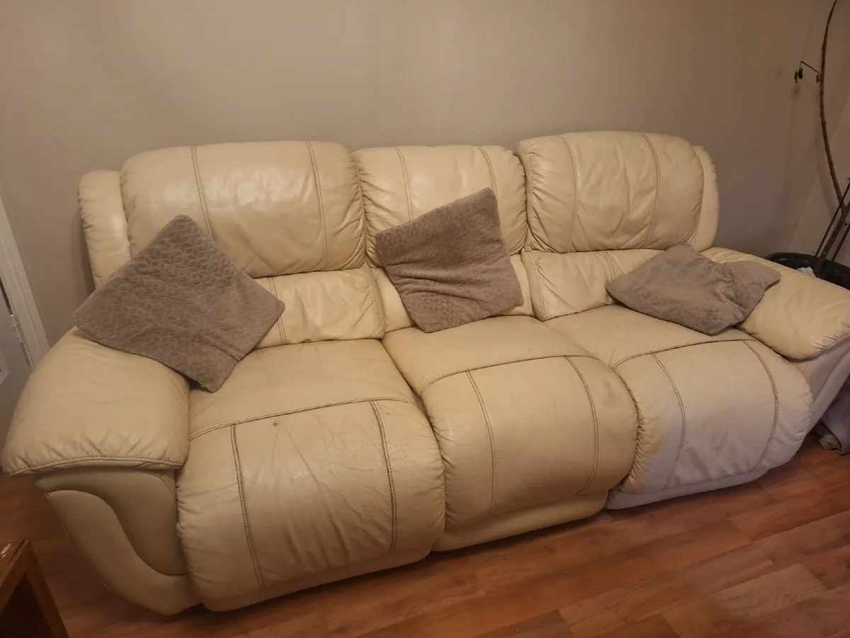 3 Seater Leather Recliner - Image 1