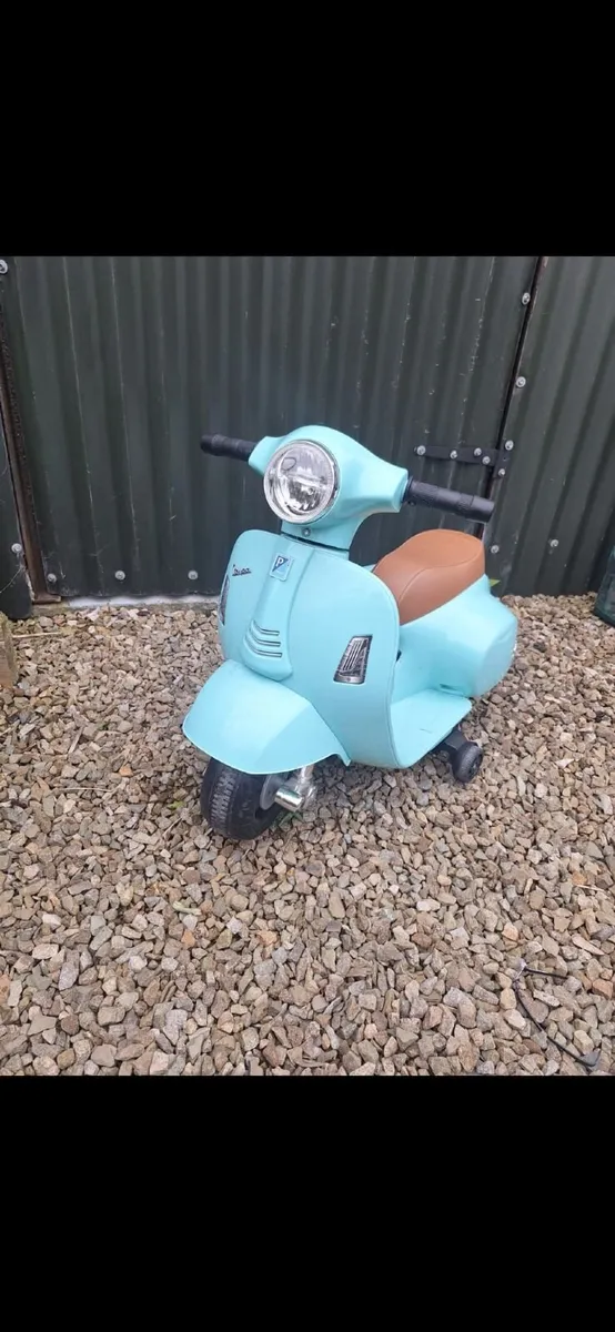 Electric Vespa for kids - Image 4