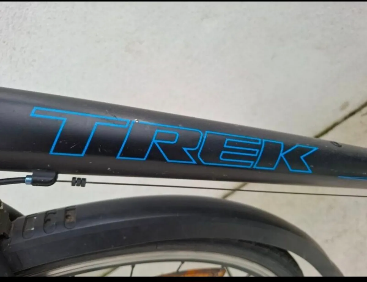 Mens Trek Road Bike 22.5 inch / 57 cm - Image 3