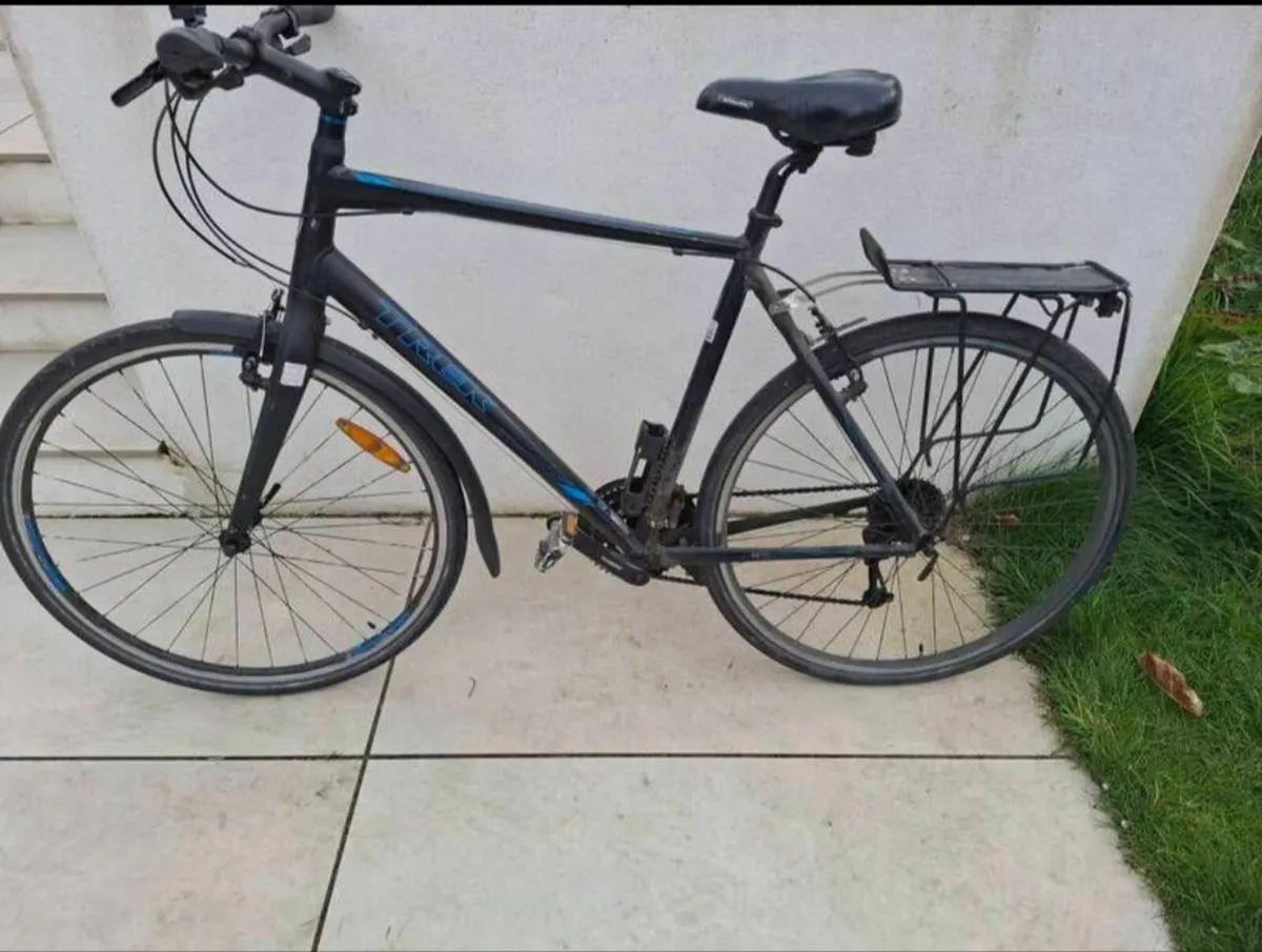 Mens Trek Road Bike 22.5 inch / 57 cm - Image 1