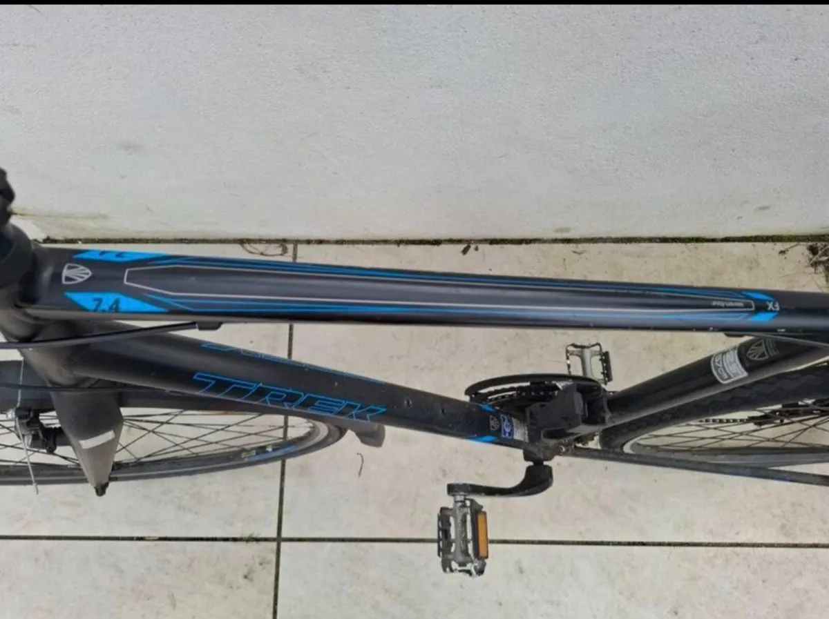 Mens Trek Road Bike 22.5 inch / 57 cm - Image 2