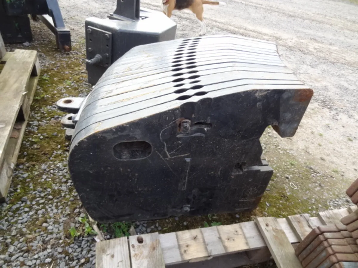 New Holland Tractor Fan Weights 100kg slices - Image 4