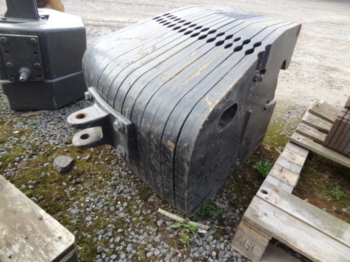 New Holland Tractor Fan Weights 100kg slices - Image 3