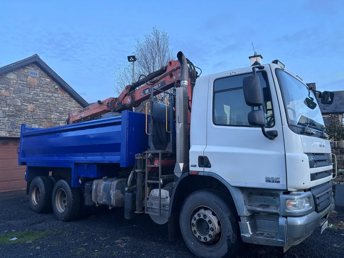 DAF CF 75 Grab Truck - Image 2