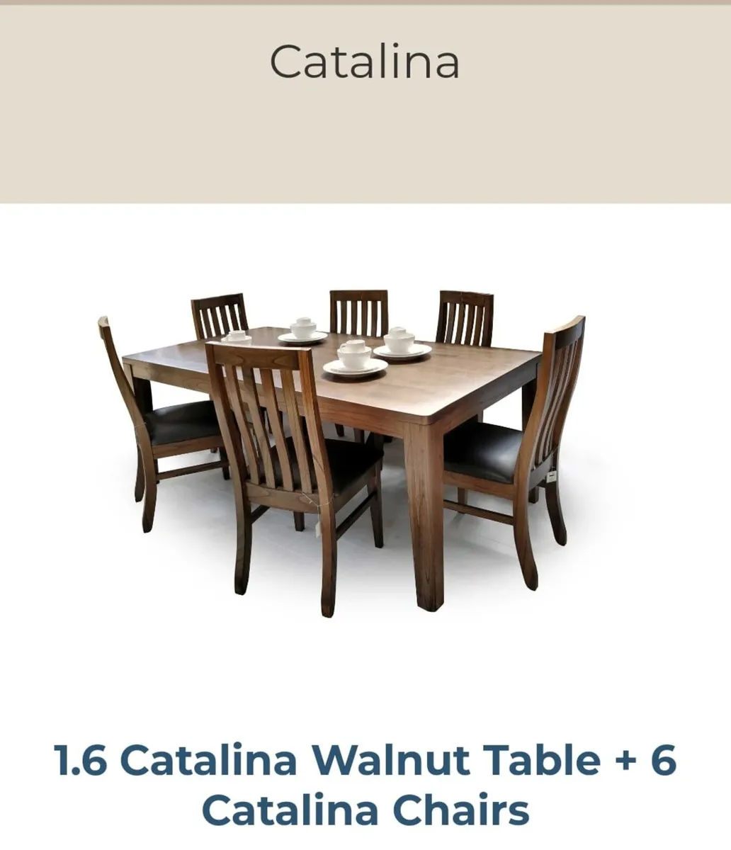 Table and chairs - Image 3