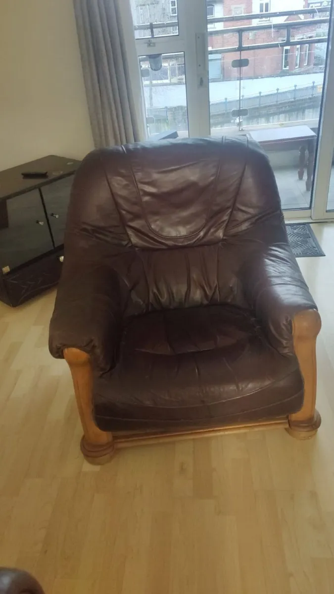 2 arm chairs for FREE - Image 1