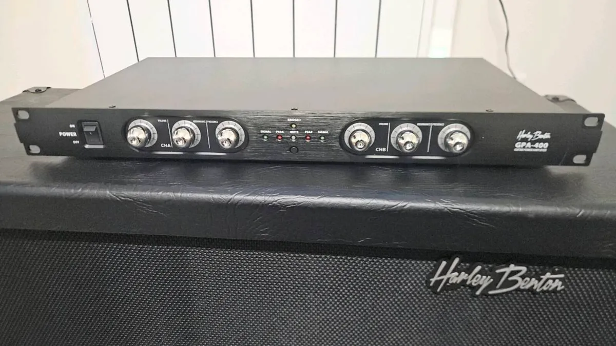 19 "Guitar Power Amplifier GPA-400 - Image 1