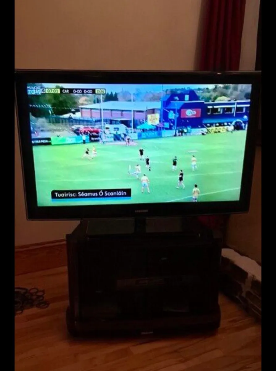 46" Samsung LCD TV EXCELLENT CONDITION - Image 1