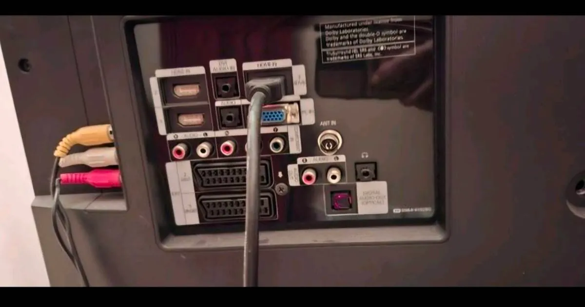 46" Samsung LCD TV EXCELLENT CONDITION - Image 3