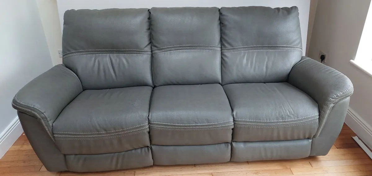 Leather recliner couch - Image 2