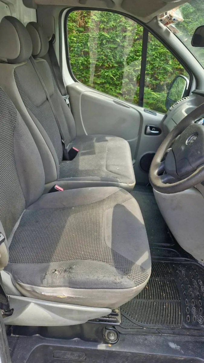 Vivaro van - Image 3