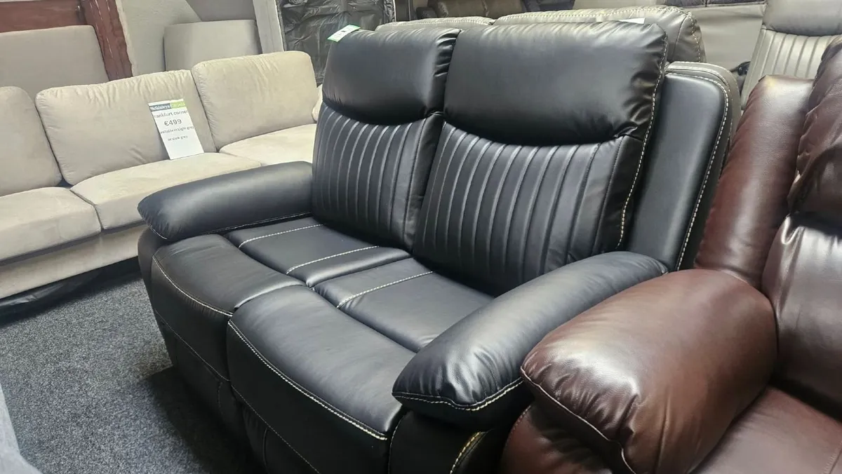 Fully reclining LIVING ROOM 3+2 SETS - Image 3