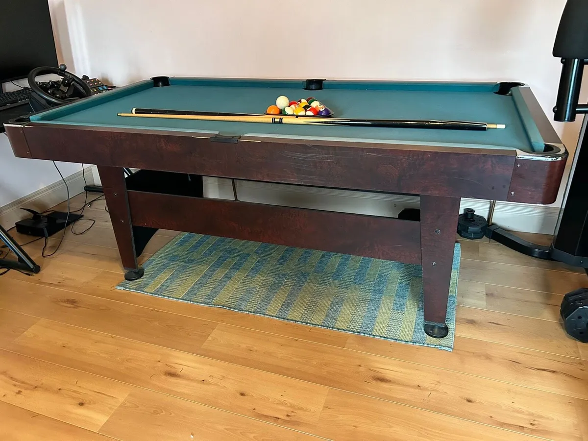 Pool table - Image 1