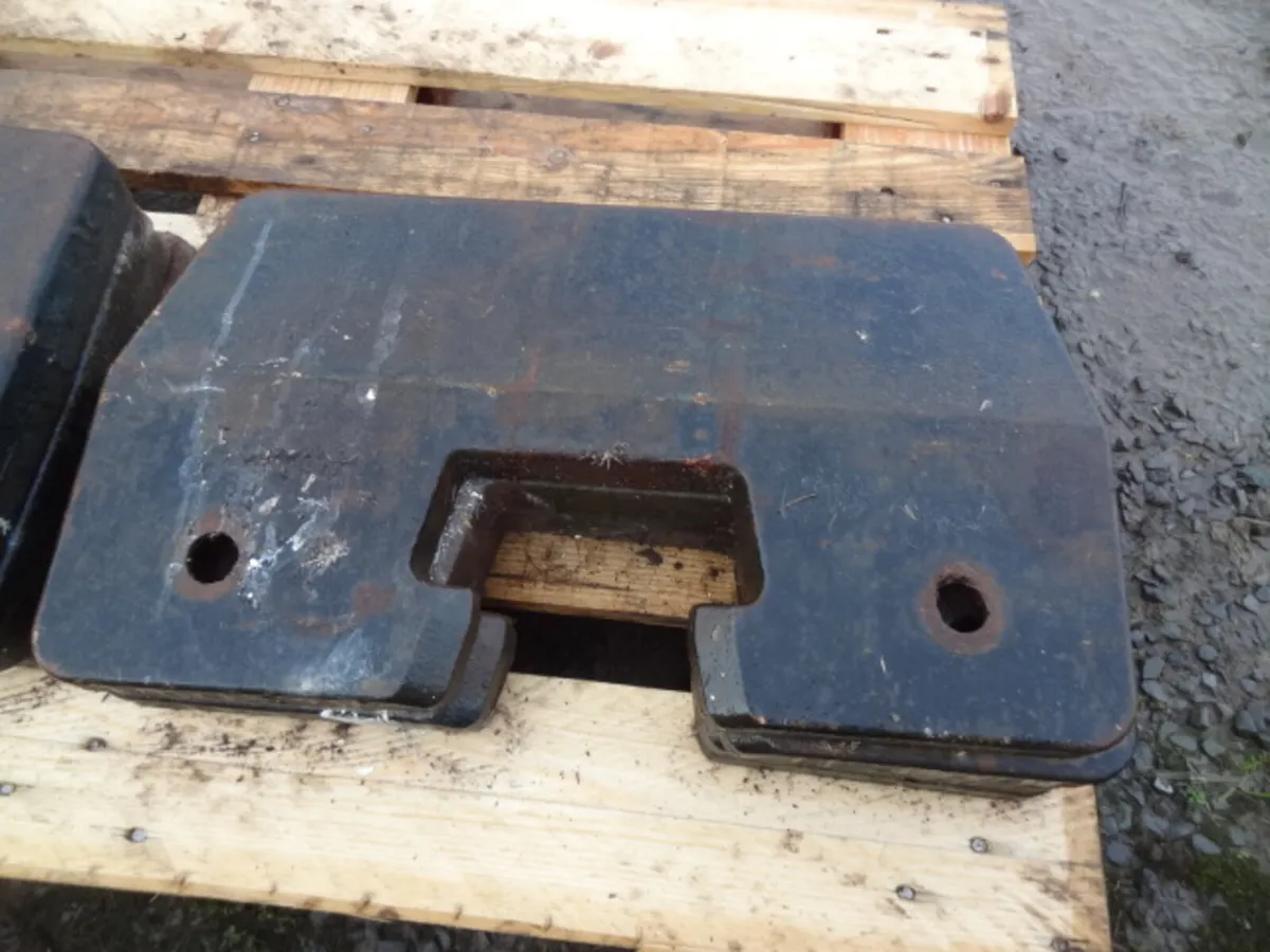 Set of 8 x Zetor Tractor Belly Weights - Image 4