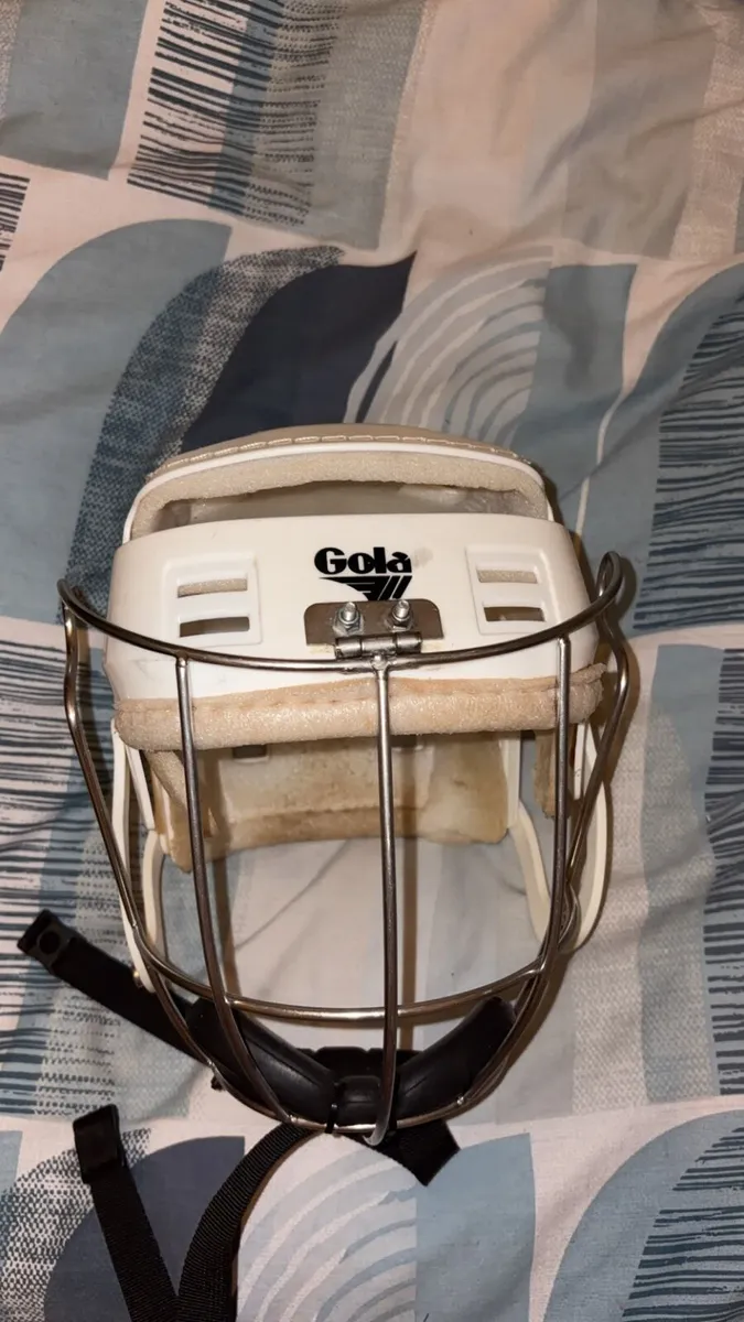 Gola helmet - Image 1