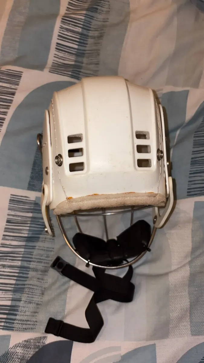 Gola helmet - Image 2
