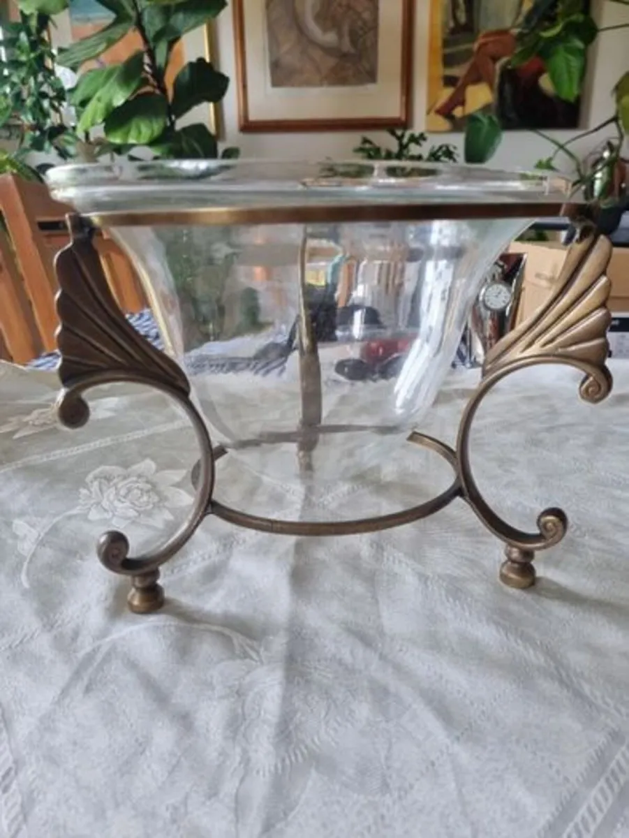 Art Nouveau style bowl in a brass stand - Image 1