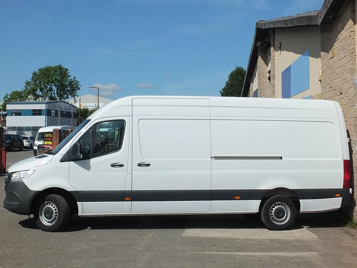 2022 Mercedes-Benz Sprinter High Roof Panel Van - Image 4