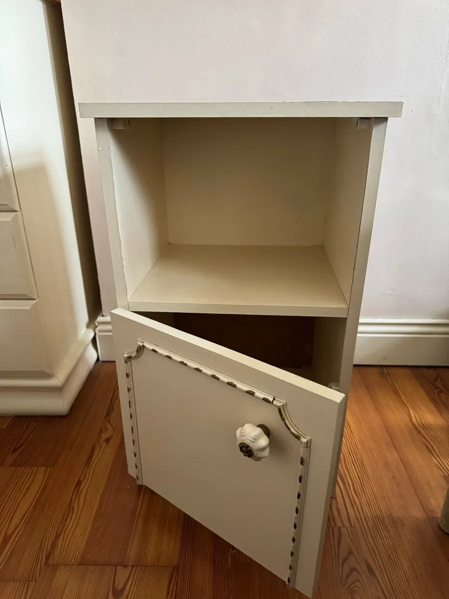 Wooden bedside table - Image 1