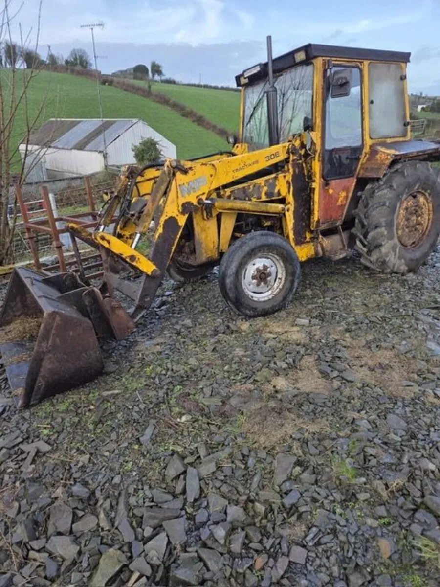 Massey F 30 Loader - Image 4