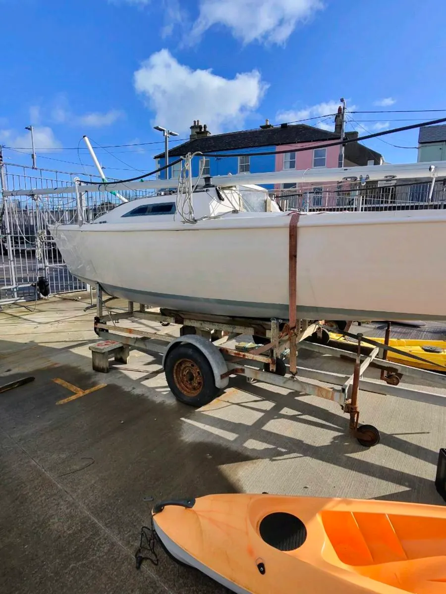 Sailing boat - Image 1