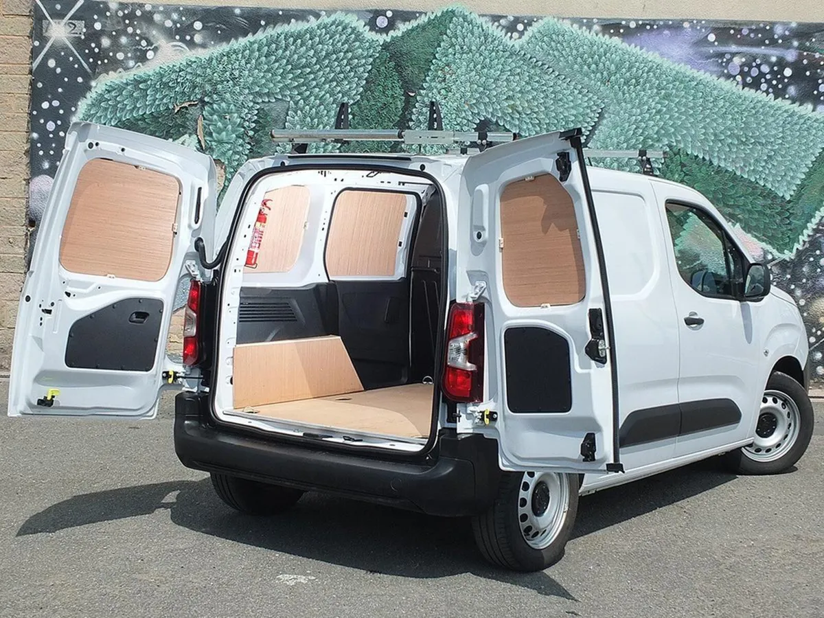 2023 Citroen Berlingo Small Panel Van - Image 3