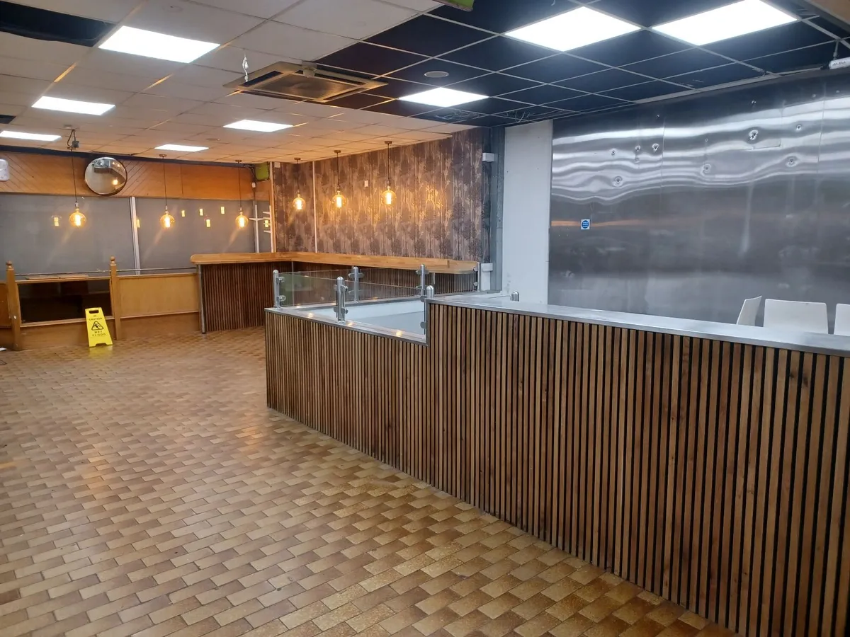 Shop Cafe Takeaway counters/ bar - Image 2