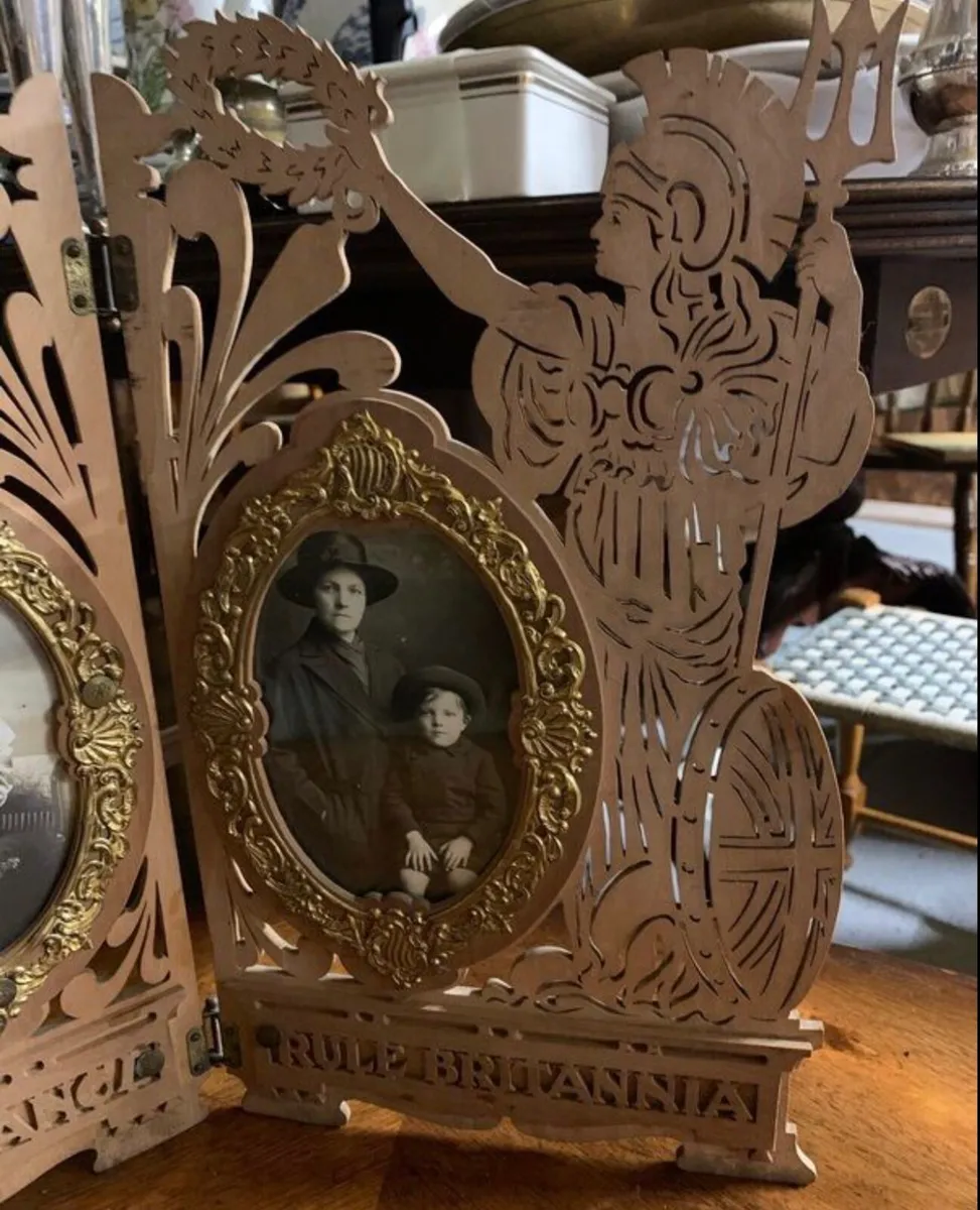 Antique Fretwork photograph frame early 1900s - Image 2