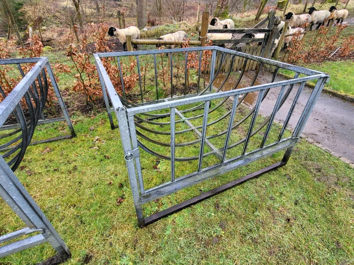 CRADLE SHEEP FEEDERS - Image 1