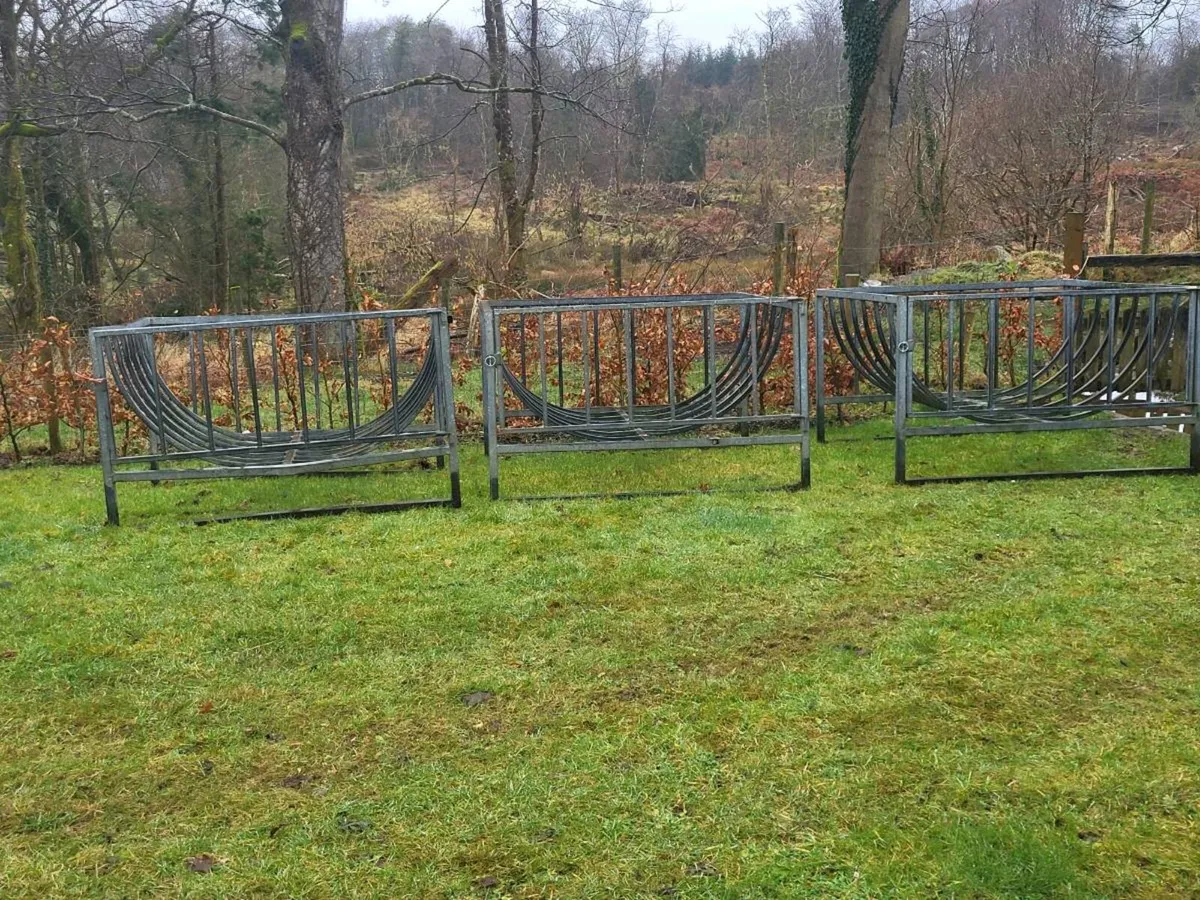 CRADLE SHEEP FEEDERS - Image 2