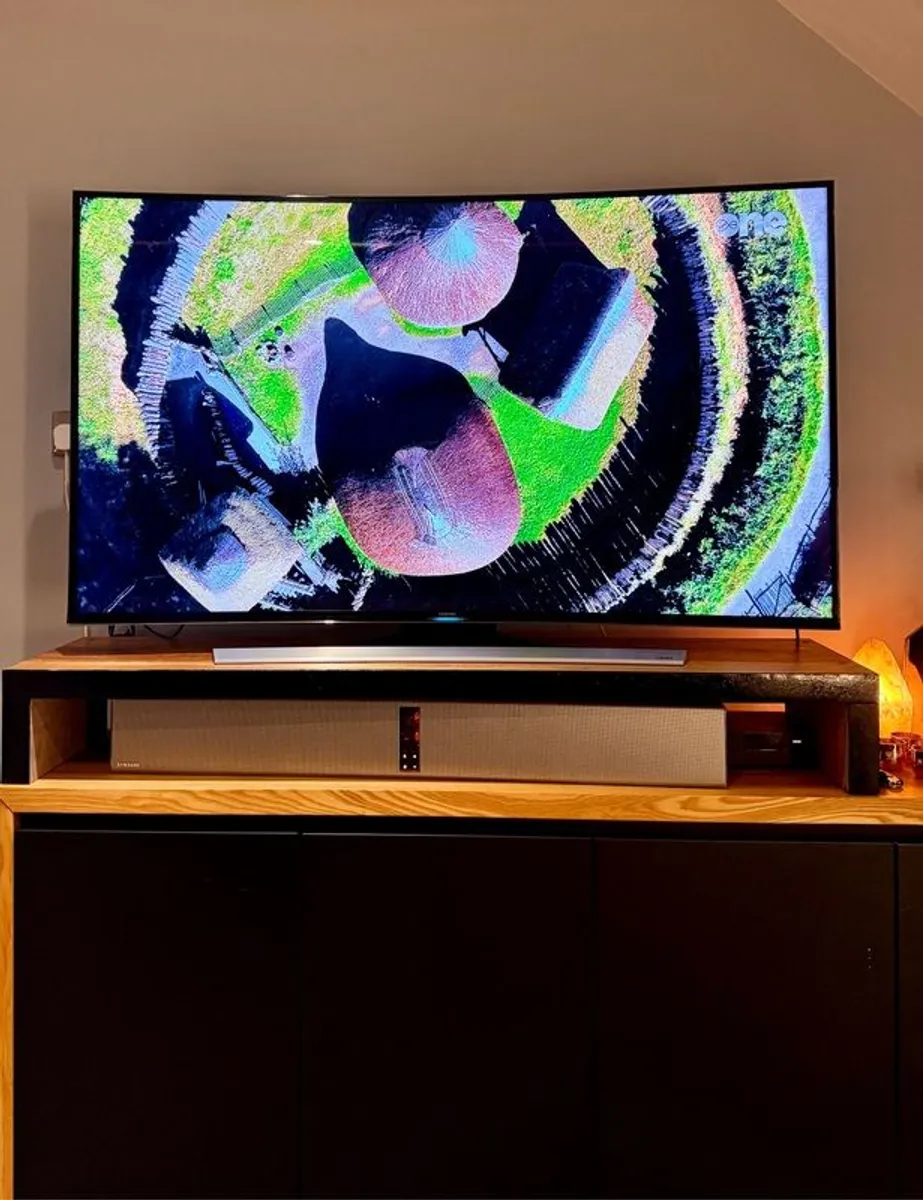 Samsung Series 8 UE55HU8200T 55" 3D LED Curved TV - Image 1