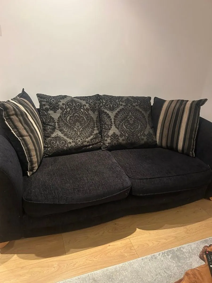 3 & 2 suite - Image 1